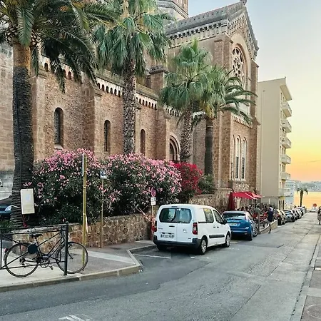 Cosy Centre-ville Saint-Raphael (Var)